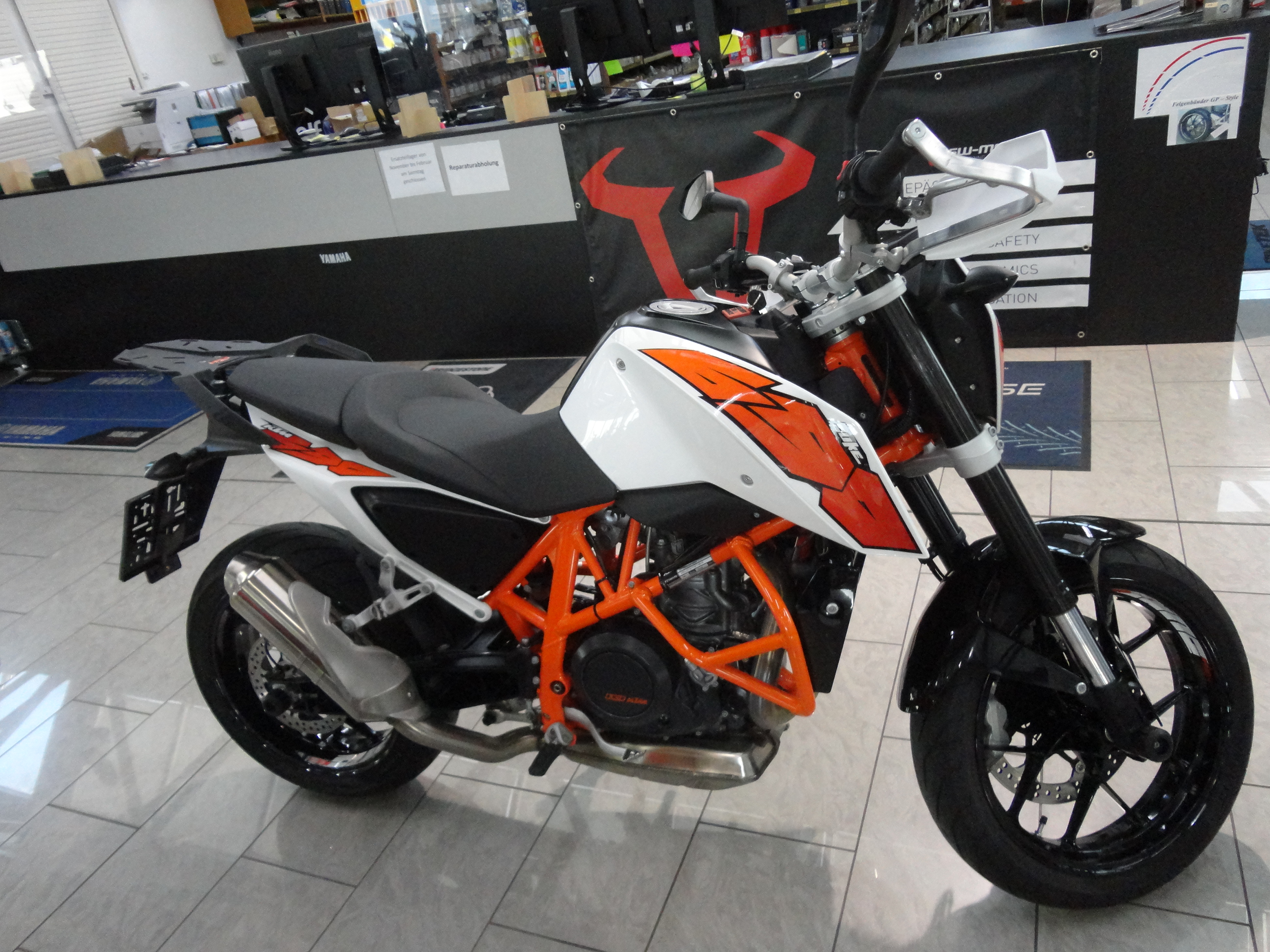 KTM 690 Duke