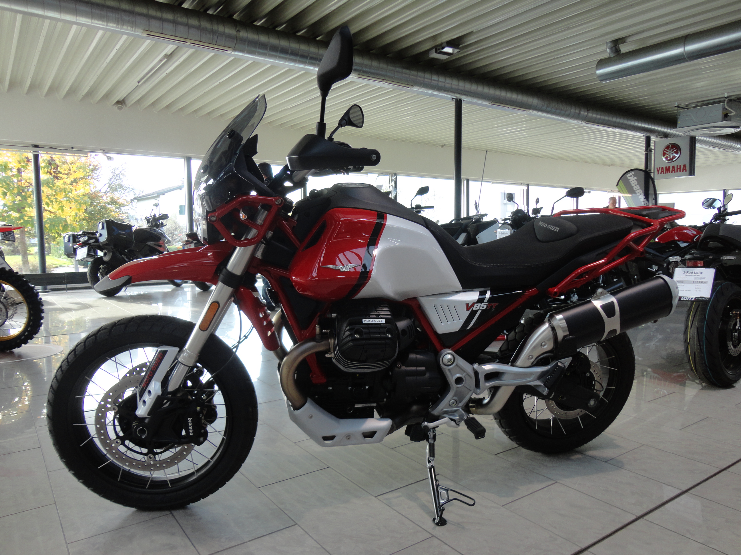 MOTO GUZZI VORFÜHRFAHRZEUG – MOTO GUZZI V85 TT Modell 2022