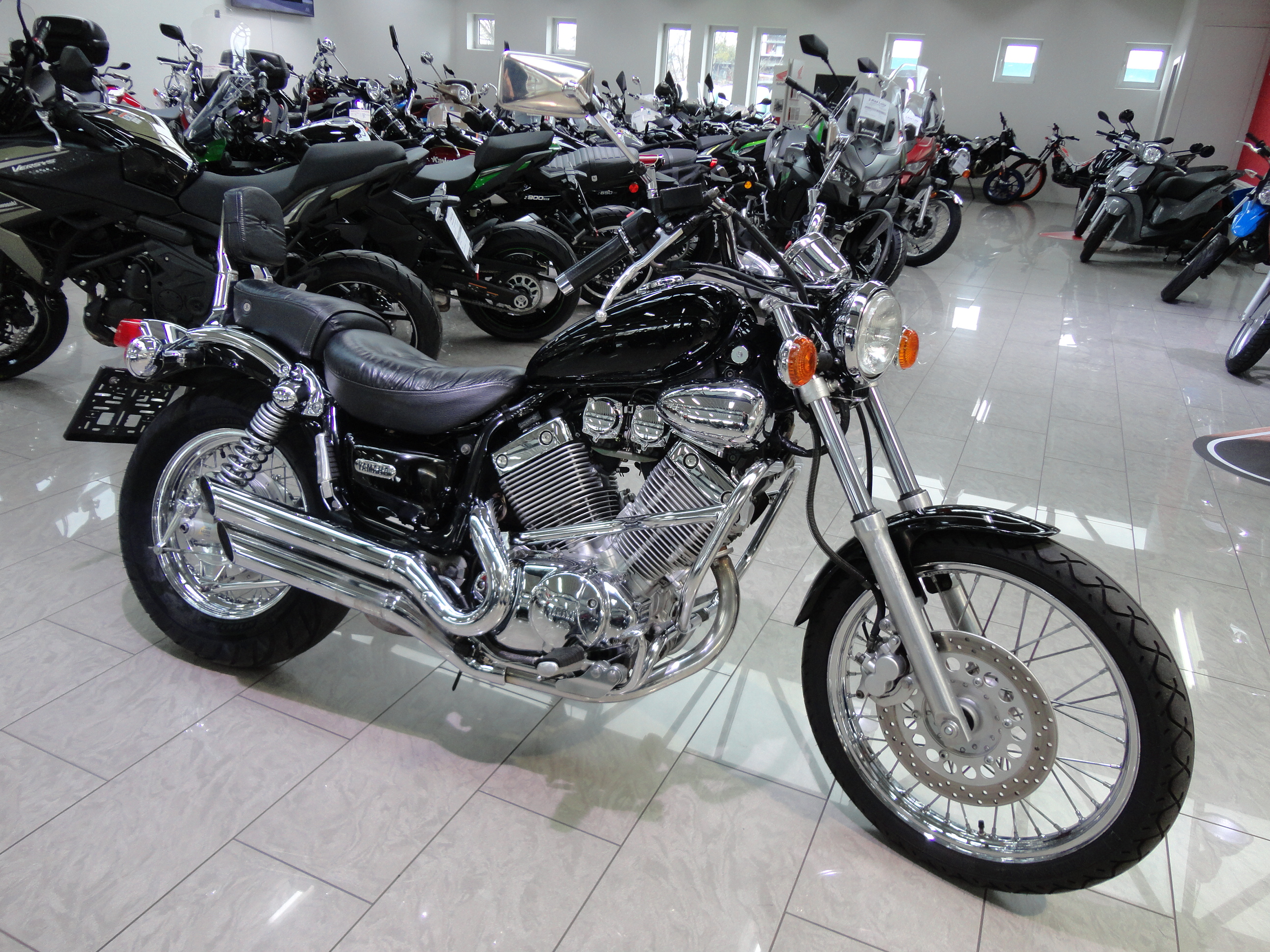 YAMAHA XV 535