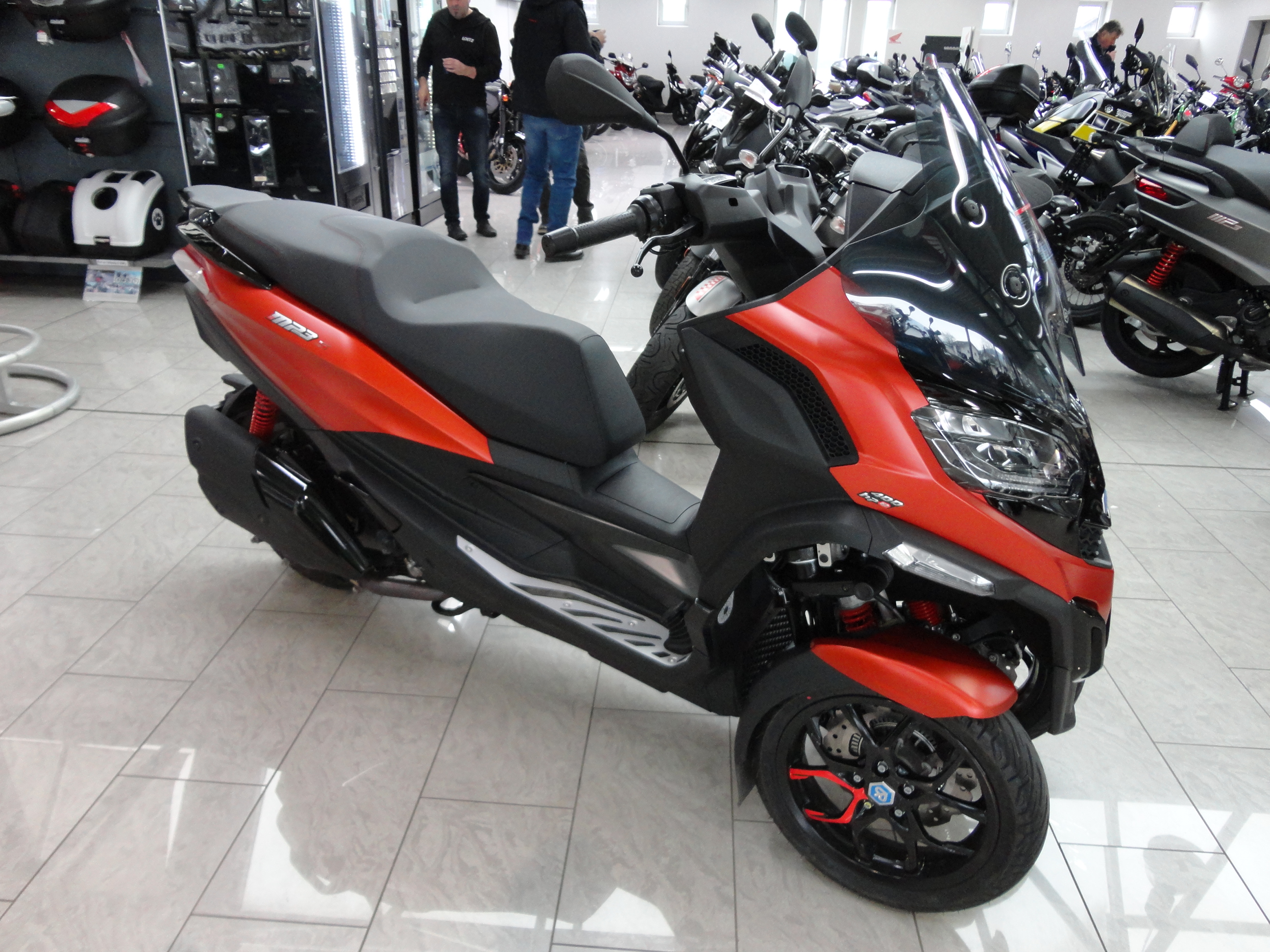 PIAGGIO MP3 400 Sport