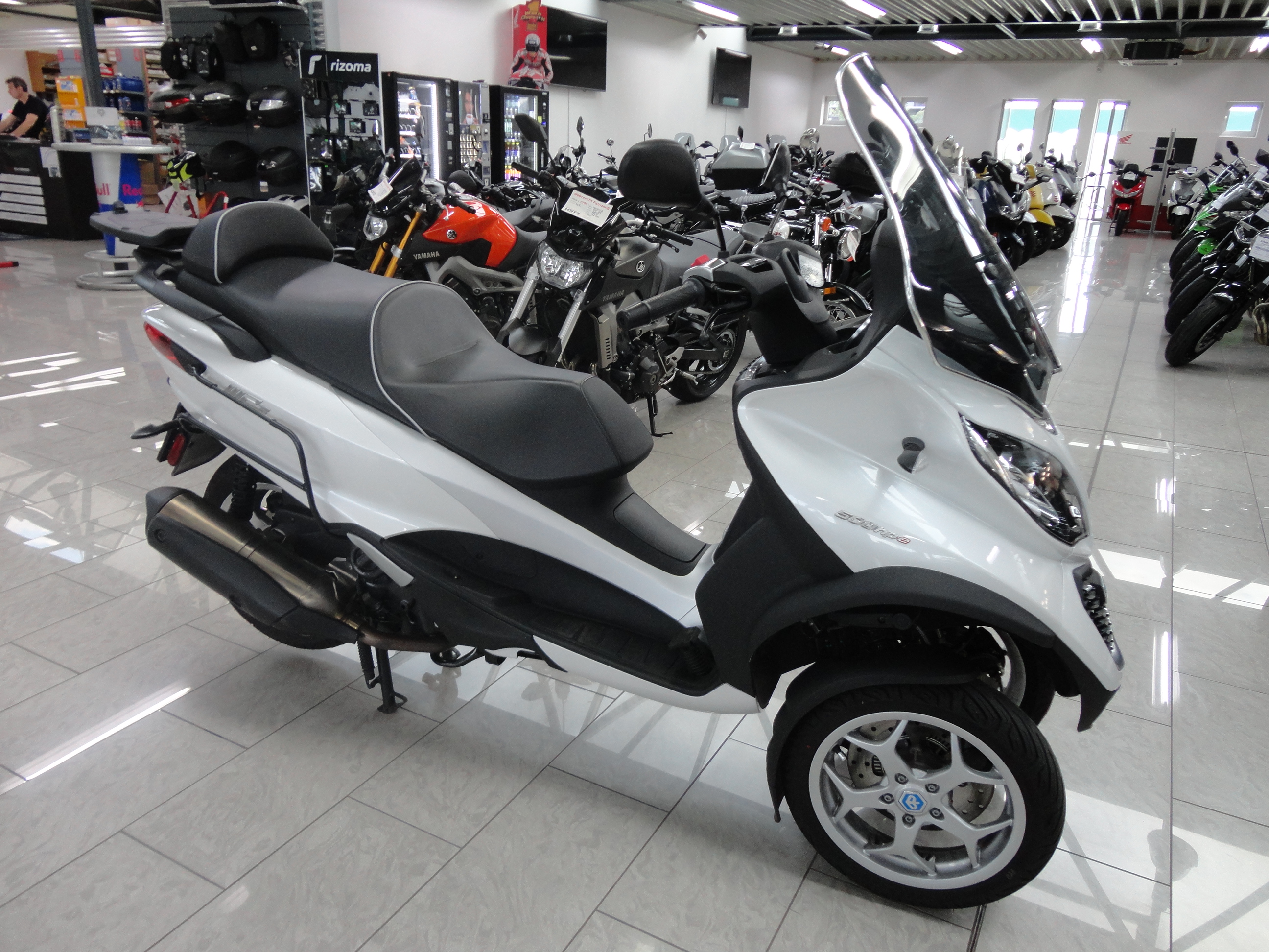 PIAGGIO MP3 500