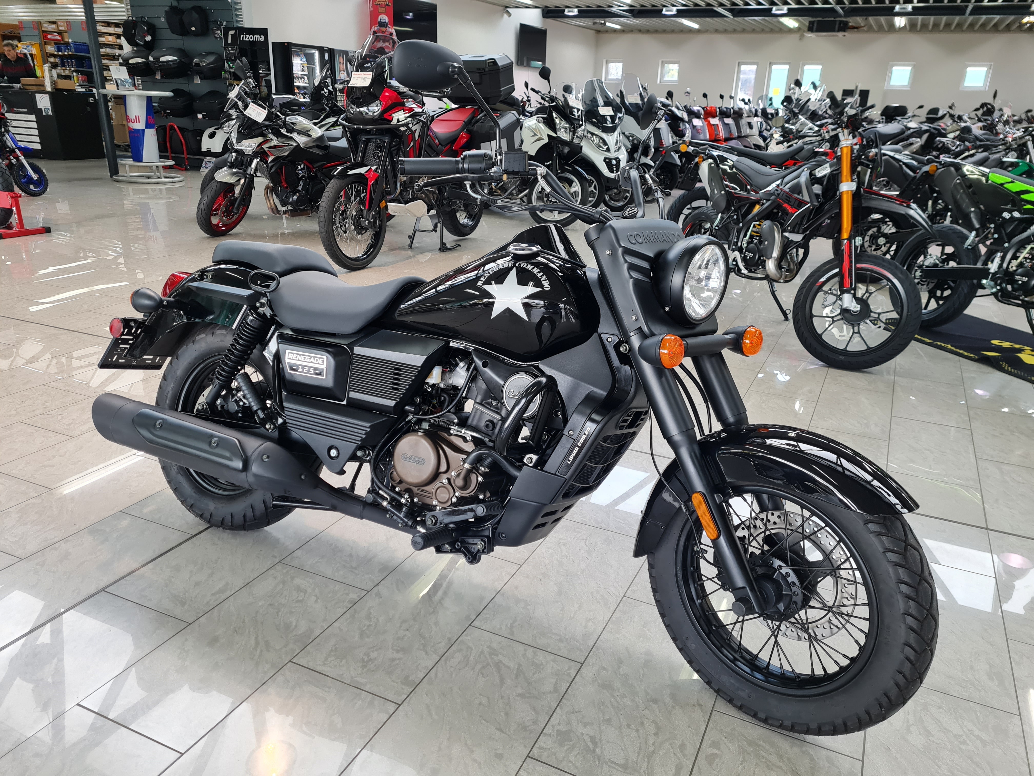 um Renegade 125