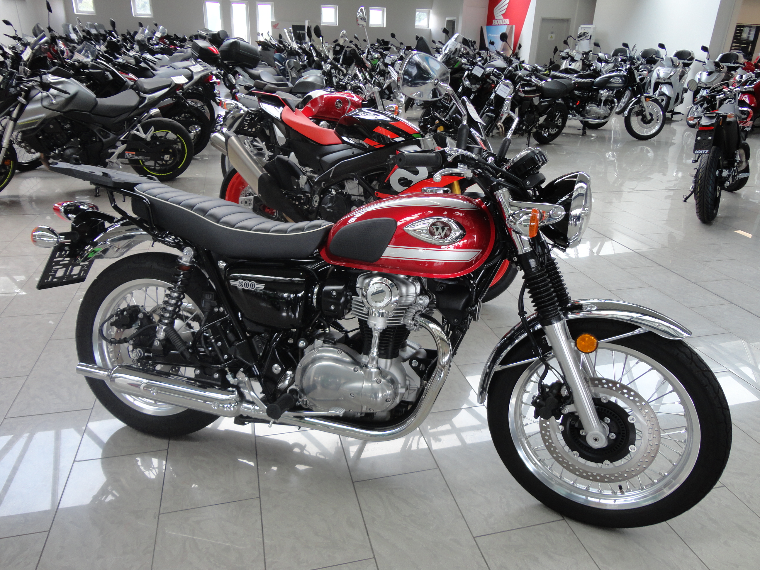 KAWASAKI W 800
