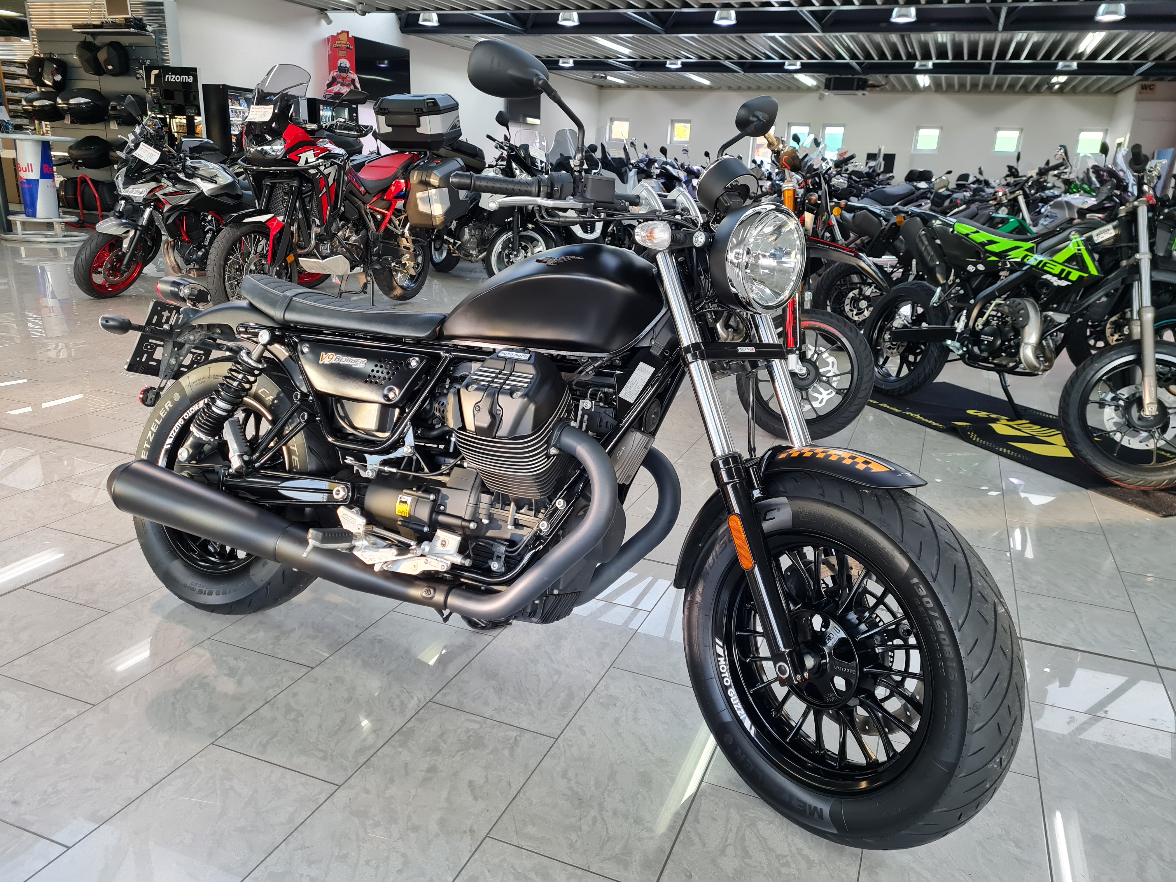 MOTO GUZZI V9 Bobber
