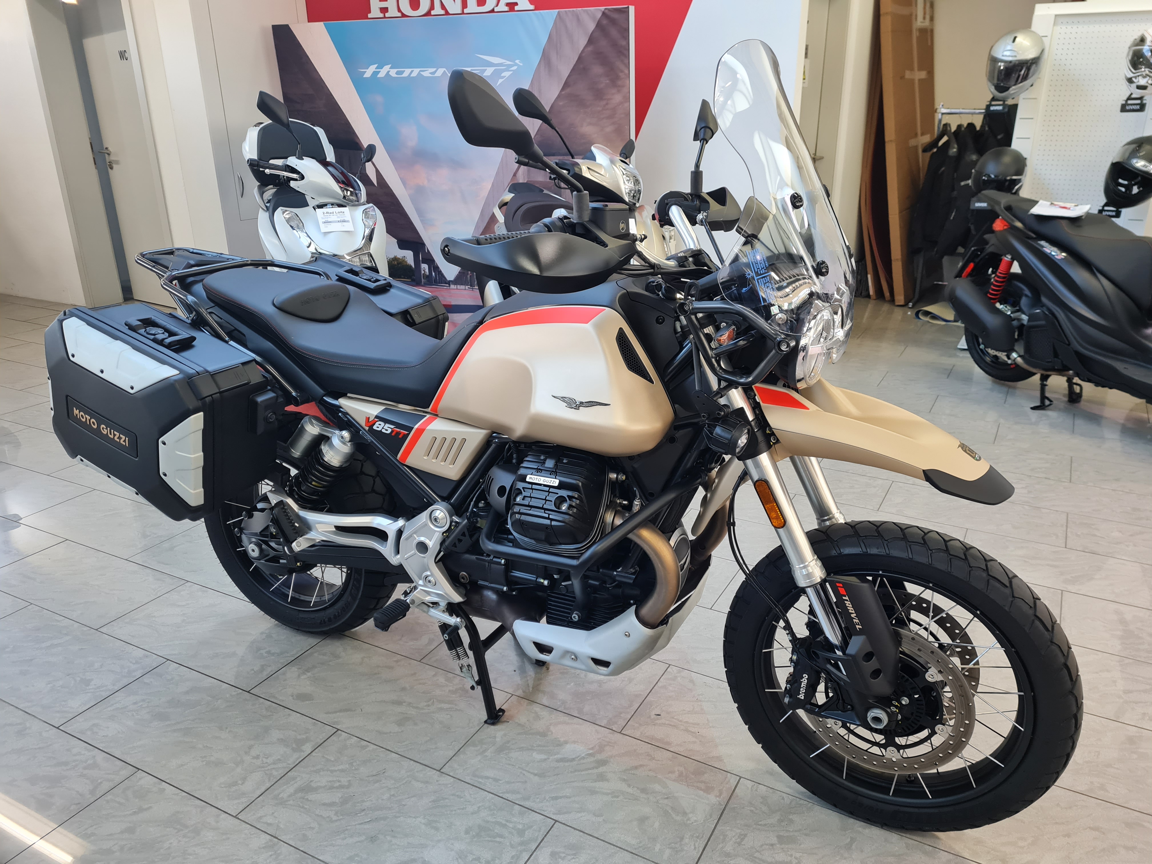 MOTO GUZZI V85 TT