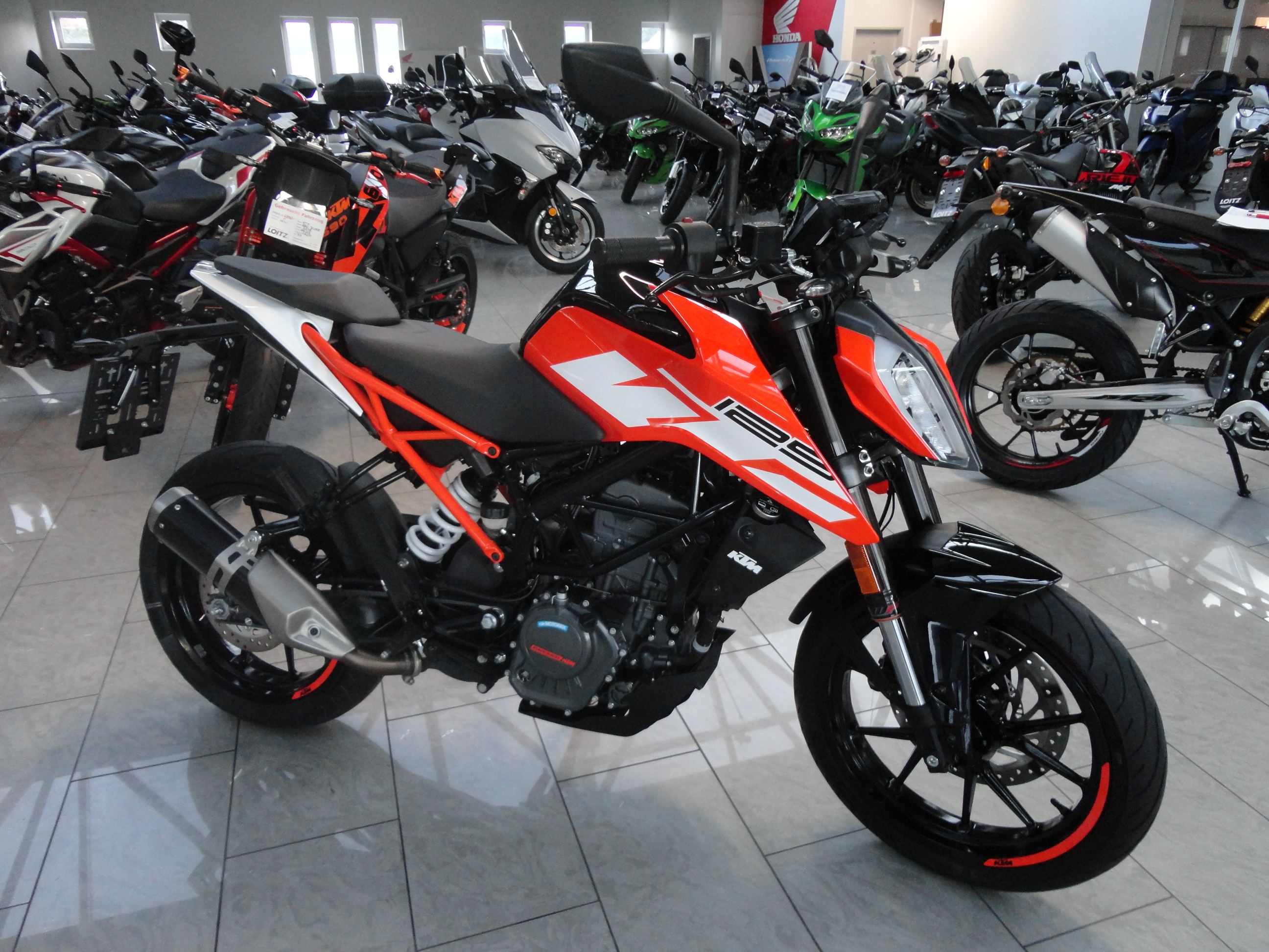 KTM Duke 125