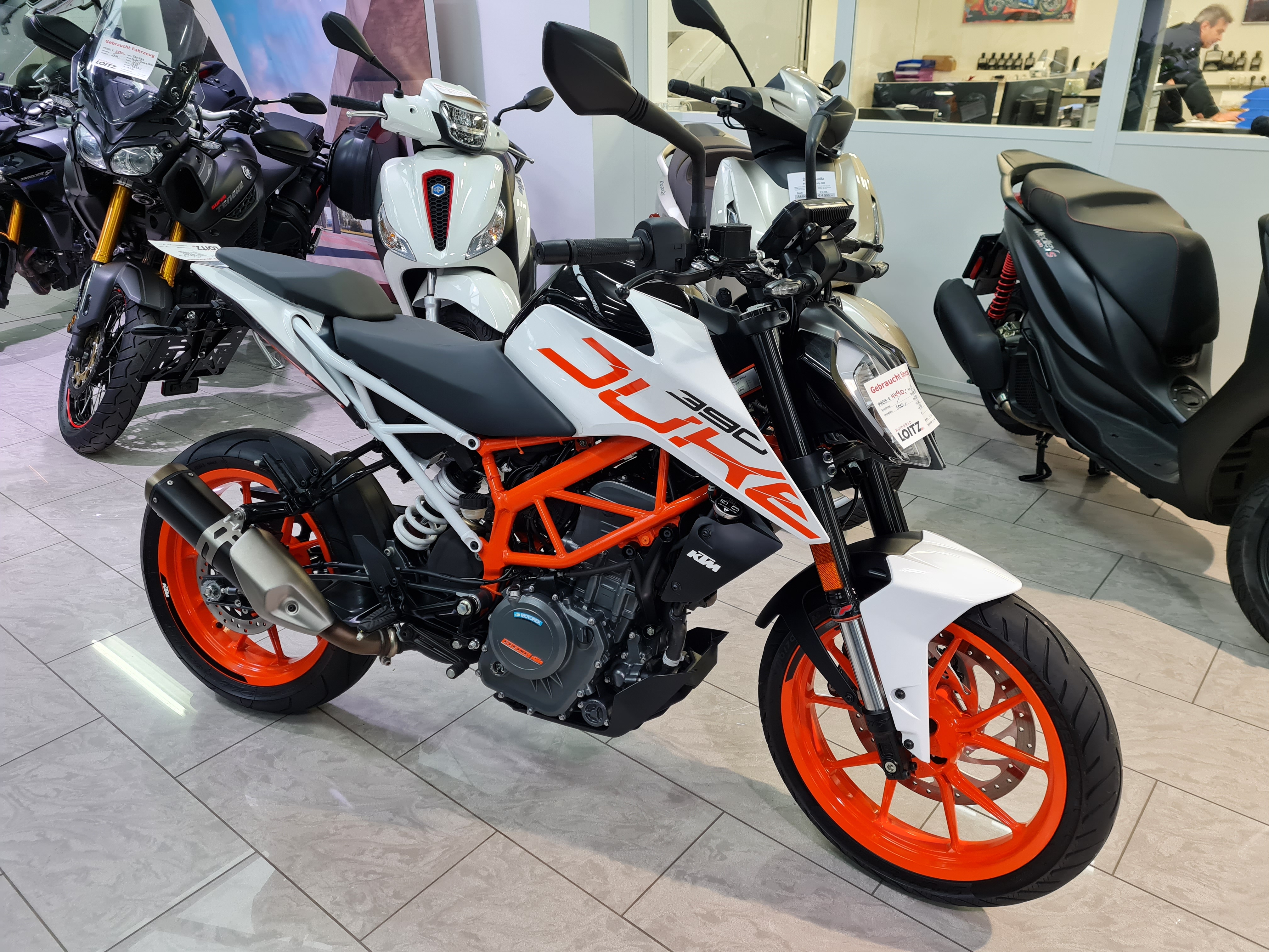 KTM 390 Duke
